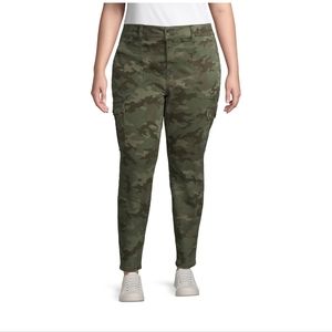 Terra & sky Camouflage NWT PLUS size women Skinny Mid-Rise Cargo Pants stretch